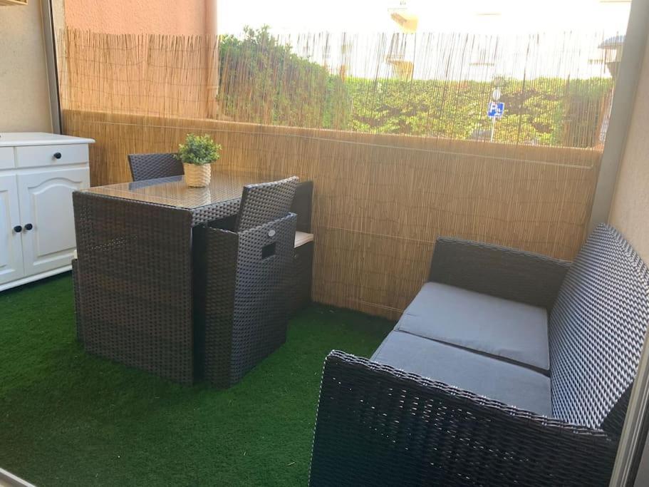 Chaleureux Appartement Face Au Port Sta Lucia, Tout A Pieds, Wifi แซ็งต์-ราฟาเอล ภายนอก รูปภาพ