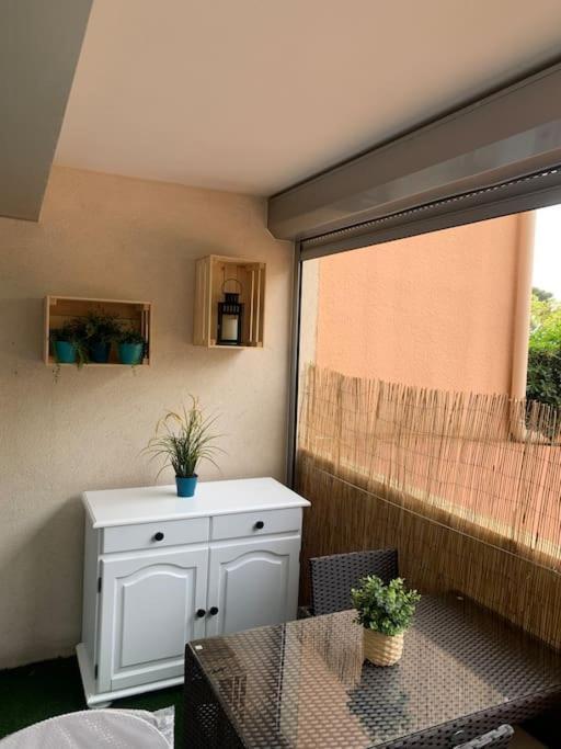 Chaleureux Appartement Face Au Port Sta Lucia, Tout A Pieds, Wifi แซ็งต์-ราฟาเอล ภายนอก รูปภาพ