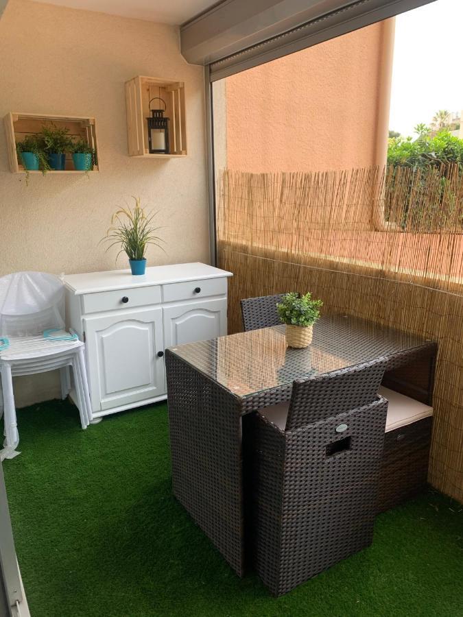 Chaleureux Appartement Face Au Port Sta Lucia, Tout A Pieds, Wifi แซ็งต์-ราฟาเอล ภายนอก รูปภาพ