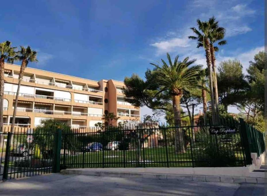 Chaleureux Appartement Face Au Port Sta Lucia, Tout A Pieds, Wifi แซ็งต์-ราฟาเอล ภายนอก รูปภาพ