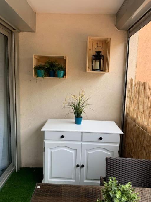Chaleureux Appartement Face Au Port Sta Lucia, Tout A Pieds, Wifi แซ็งต์-ราฟาเอล ภายนอก รูปภาพ